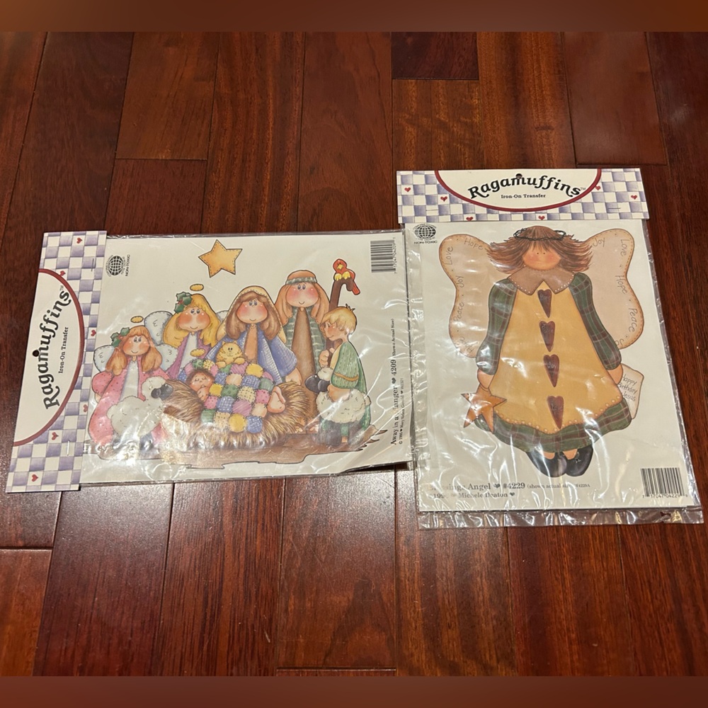 NWT Ragamuffins Lot (2) Christmas Iron On Transfers Folk Art Crafts Vtg Natuvity